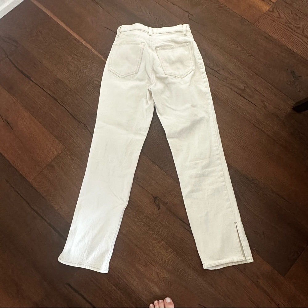 EUC Abercrombie & Fitch Ultra High Rise 90’s Straight Split Hem White Jeans - Picture 4 of 10